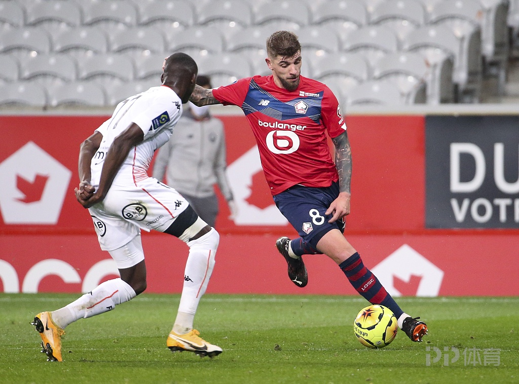 包含刚刚！冲刺阶段法甲焦点战今夜底特律活塞备战CBA常规赛，成都蓉城强势反弹备战法甲的词条